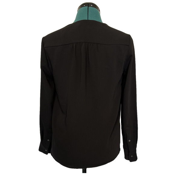 Babaton Aritzia Eloquent Matte Satin V Neck Pop Over Long Sleeve Shell Blouse XS - Picture 5 of 9